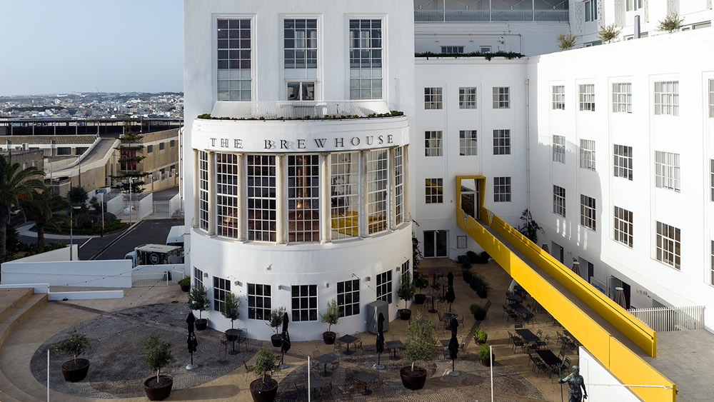 Case Study: Landmark Art Deco building in Malta fitted with new Clement steel windows